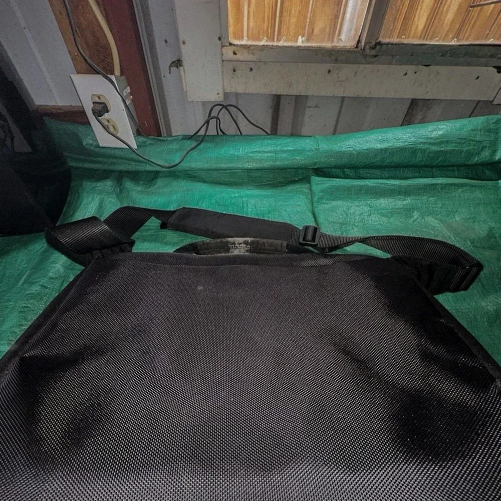 Belkin Black Padded Laptop Messenger Bag 17x14x5 Shoulder Strap Work Travel Case